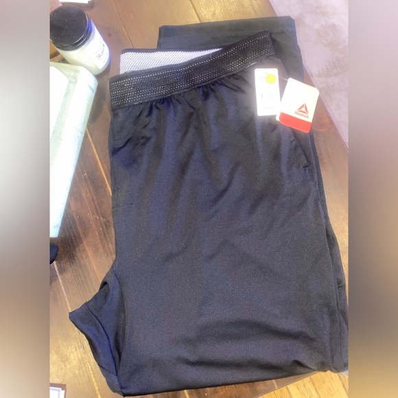Reebok Men's Black Lounge/Athletic Pants NWT!! - Picture 1 of 7